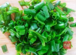 辣椒炒皮蛋的做法图解3