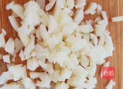 辣椒炒皮蛋的做法图解2