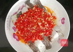Illustration of steamed fish belly with chopped pepper 10