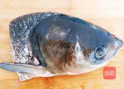 Illustration of how to make fish head tofu soup 1