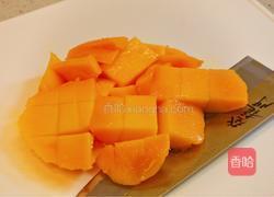  香甜可口的芒果酸奶冻的做法图解1