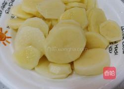 蚝油焖土豆的做法图解1