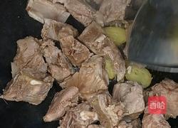 胡萝卜排骨汤的做法图解4