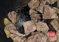 胡萝卜排骨汤的做法图解5