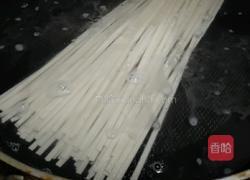 花蛤青菜面的做法图解1