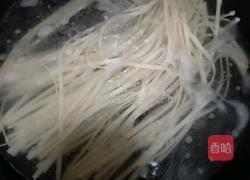 花蛤青菜面的做法图解2