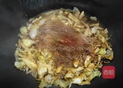 包菜炒粉丝的做法图解4