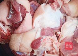 千金不换的酱烧猪蹄的做法图解1