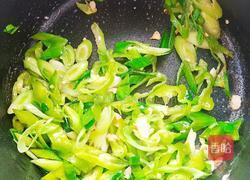 酸菜猪肠粉的做法图解8