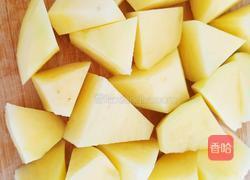 成本不足两元的酱焖土豆的做法图解1