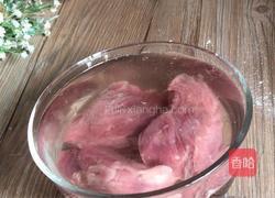 红萝卜牛肉锅贴的做法图解1