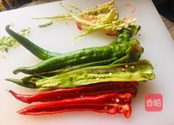青椒炒鱿鱼丝的做法图解1