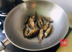 鲫鱼冬瓜豆腐汤的做法图解1