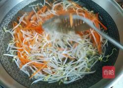 炝拌绿豆芽的做法图解4