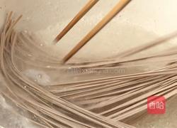 火腿鸡蛋拌面的做法图解5