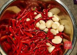 开胃蒜蓉油辣椒酱的做法图解2