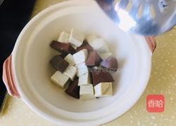 砂锅鸭血炖豆腐的做法图解2