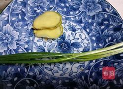 虾仁腐皮卷的做法图解1