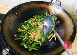 韭菜苔炒豆干的做法图解6