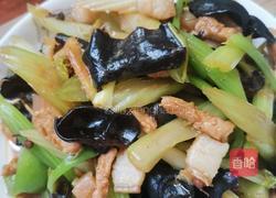 西芹木耳炒肉的做法图解9