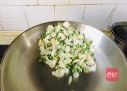 青豆炒百合的做法图解5