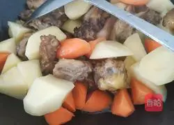 Illustration of how to make curry potato chicken nuggets 5