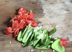 茄子炒五花肉的做法图解2