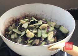 茄子炒五花肉的做法图解13