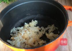 银耳双米粥的做法图解2