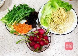 虾仁拌食蔬的做法图解2