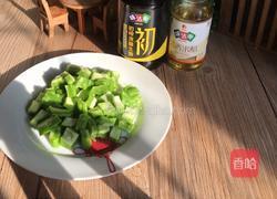 莲藕炒苦瓜的做法图解2