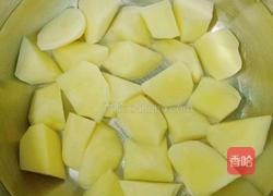 香菇土豆烧鸡腿的做法图解3