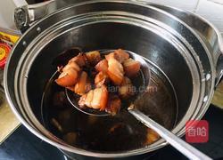 砂锅红烧肉炖豆腐土豆的做法图解1