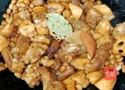 莲藕花生炖猪脚的做法图解13