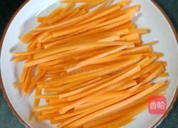 韭菜豆芽炒米粉的做法图解2