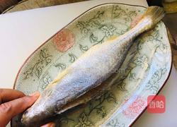 清蒸黄花鱼的做法图解1