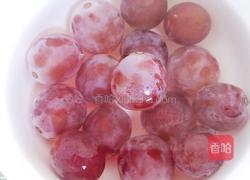 椰汁葡萄凉粉的做法图解1