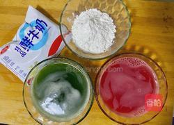 5分钟自制美食｜西瓜牛奶小方，清凉又解暑的做法图解1