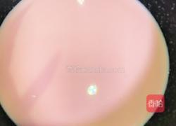 5分钟自制美食｜西瓜牛奶小方，清凉又解暑的做法图解2