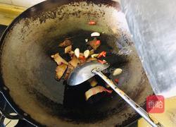 青蒜炒腊肉的做法图解2
