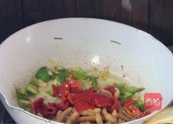 辣椒麻花炒肉片的做法图解11