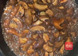 红酒蘑菇酱菲力牛排的做法图解3