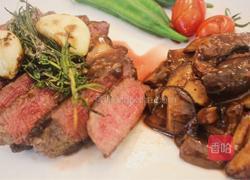 红酒蘑菇酱菲力牛排的做法图解4