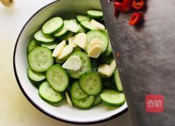 蒜片乳瓜的做法图解3