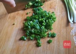 葱油饼(饺子皮版)的做法图解2