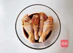 金针菇无油蒸鸡腿的做法图解5