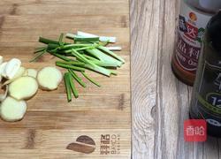 薄荷蒸鲈鱼的做法图解3