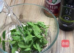 薄荷蒸鲈鱼的做法图解4