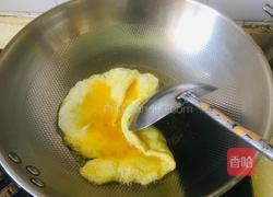 青笋煎蛋汤的做法图解2