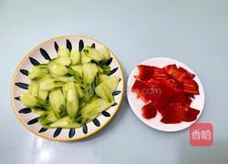 黄瓜炒鱿鱼的做法图解3